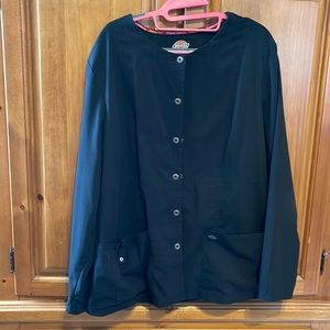 Dickies Xtreme Stretch XL black scrub jacket.